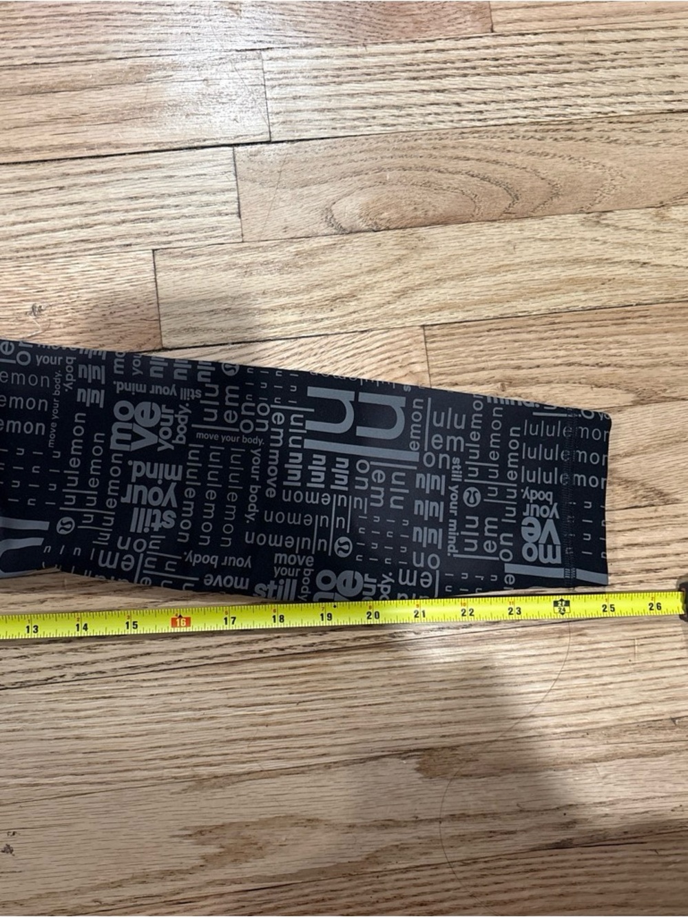 Lululemon black logo word mark leggings size 2 excellent condition - Picture 5 of 8